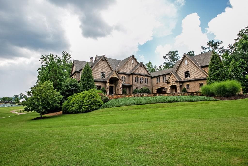 7 bedroom, 15,561 sq ft single family residence sold at 201 Traditions Drive, Alpharetta, GA 30004