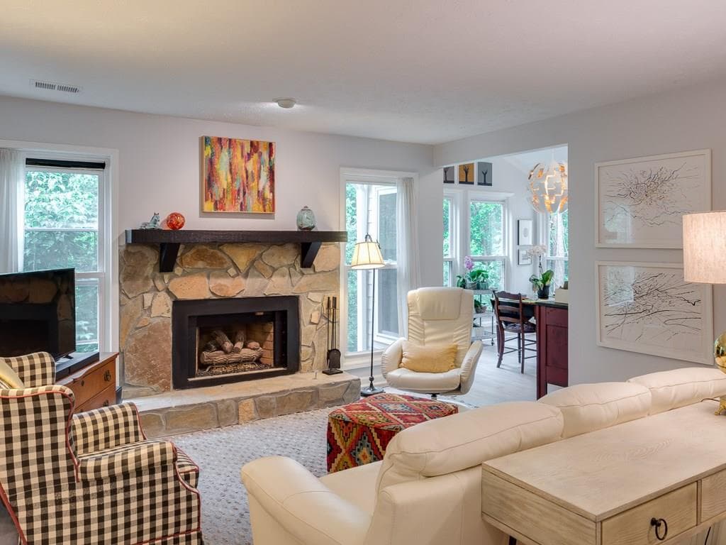 2 bedroom, 1,110 sq ft condominium sold at 1015 Lake Pointe Circle, Roswell, GA 30075