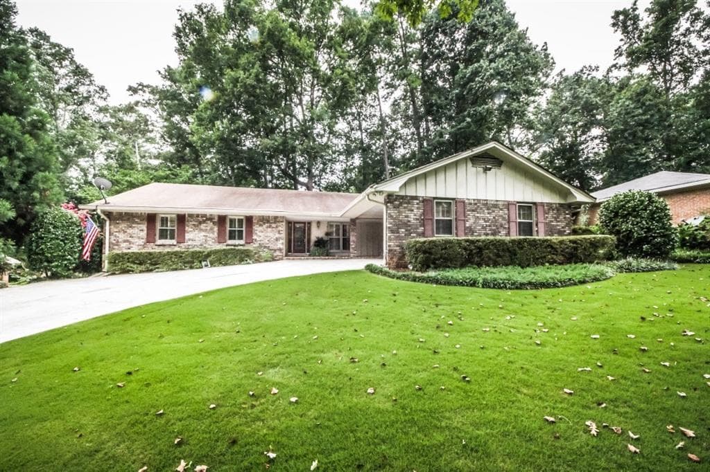 4 bedroom, 2,504 sq ft single family residence sold at 5215 SEATON Drive, Dunwoody, GA 30338