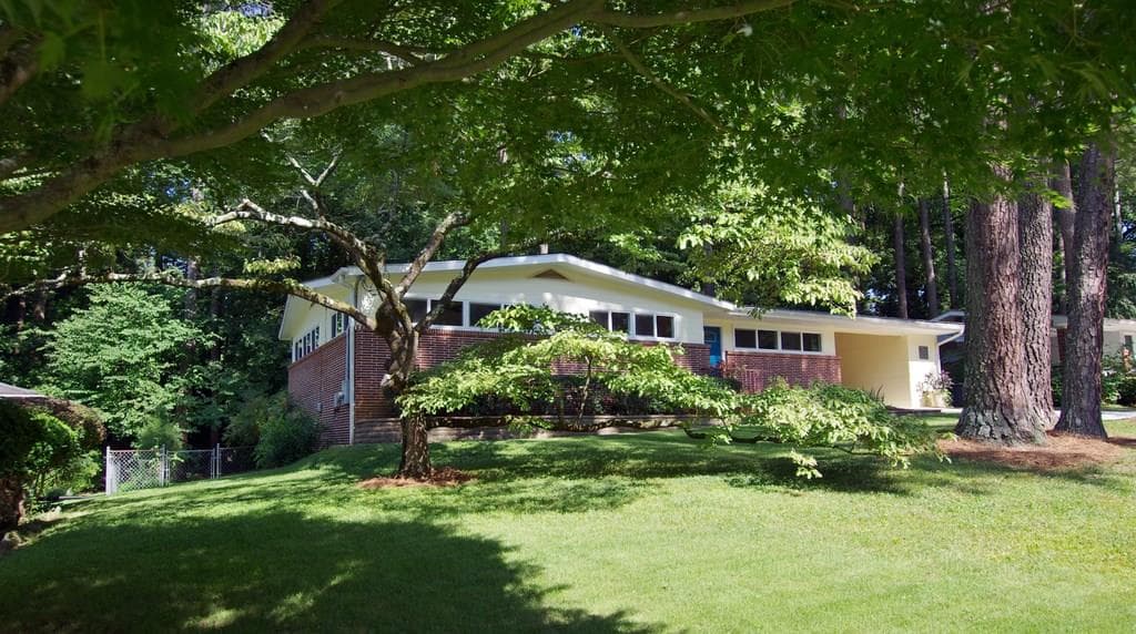 3 bedroom, 1,335 sq ft single family residence sold at 1953 Briarmill Road, Atlanta, GA 30329