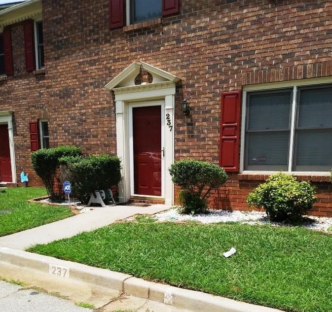 237 Walter Way 237, Stone Mountain, GA 30083 — most recent listing photo