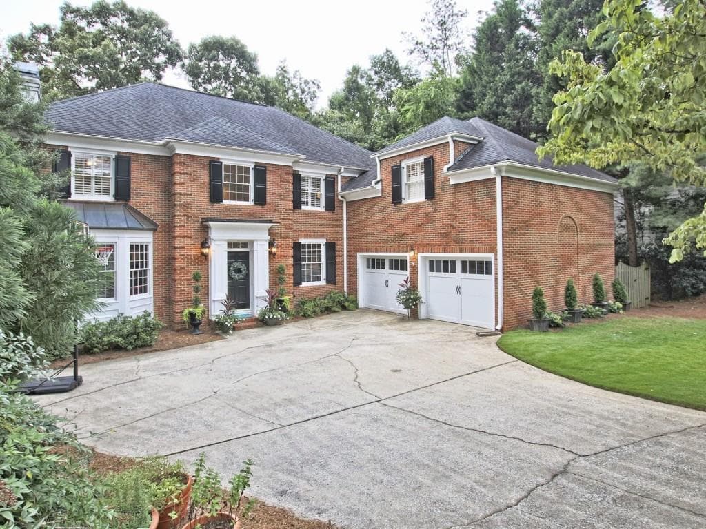 5 bedroom, 3,201 sq ft single family residence sold at 3329 Valley Vista Road, Smyrna, GA 30080