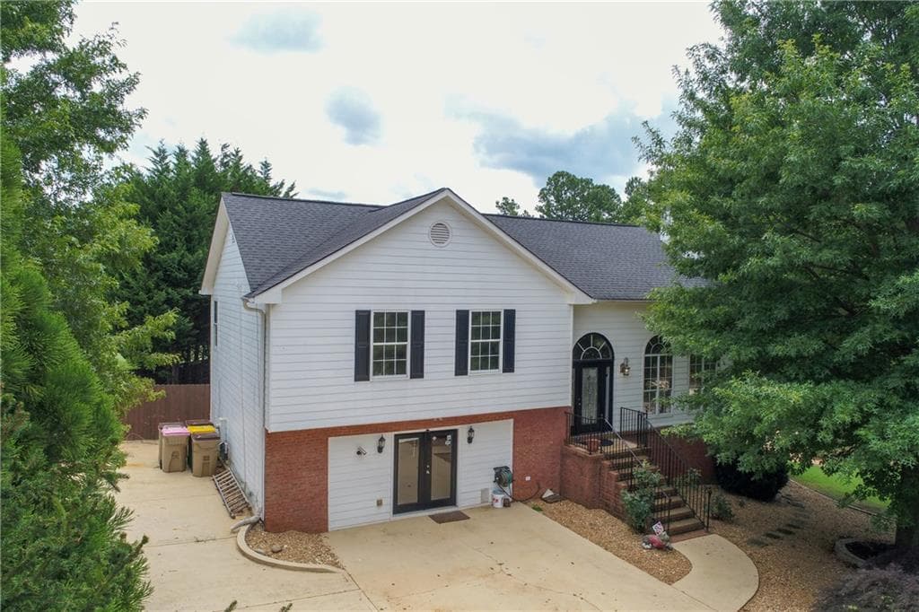 5463 Riverchase Drive, Flowery Branch, GA 30542 — most recent listing photo