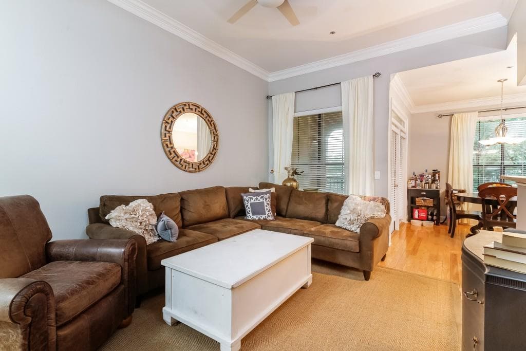 2 bedroom, 1,035 sq ft condominium sold at 3777 Peachtree Road 1032, Atlanta, GA 30319