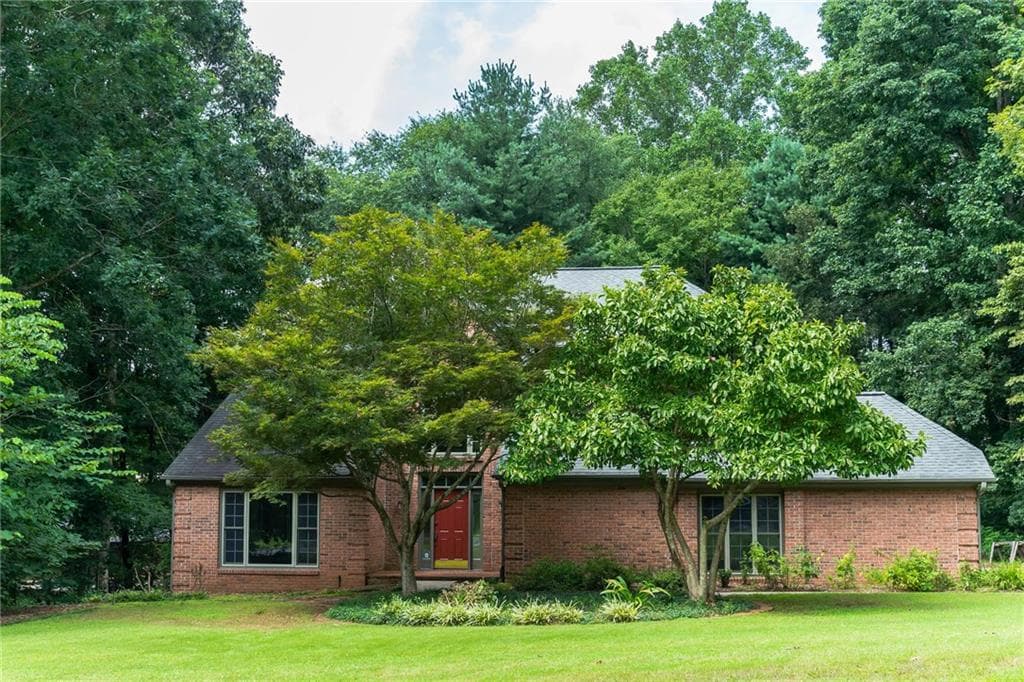 4 bedroom, 3,285 sq ft single family residence sold at 10420 Forest Bridge Drive, Alpharetta, GA 30022