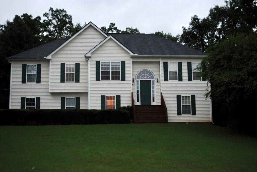 4 bedroom, 2,561 sq ft single family residence sold at 40 Stephen's Ct, Covington, GA 30016