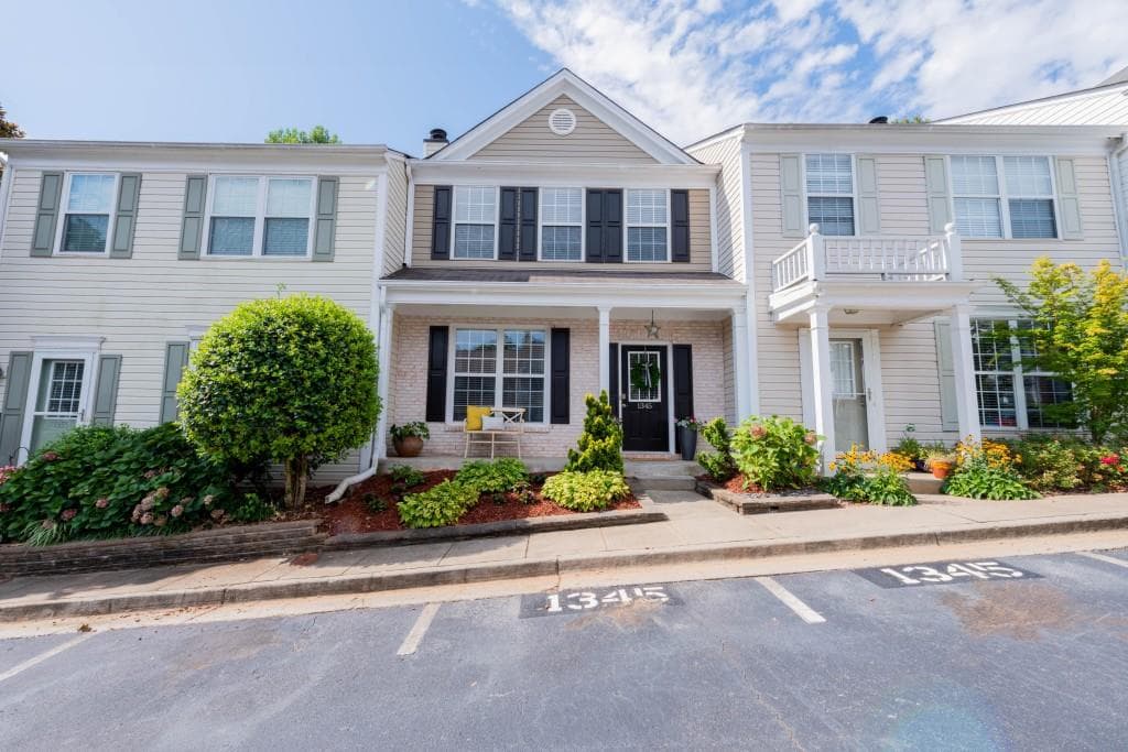 2 bedroom, 1,218 sq ft townhouse sold at 1345 Kilmington Court, Alpharetta, GA 30009