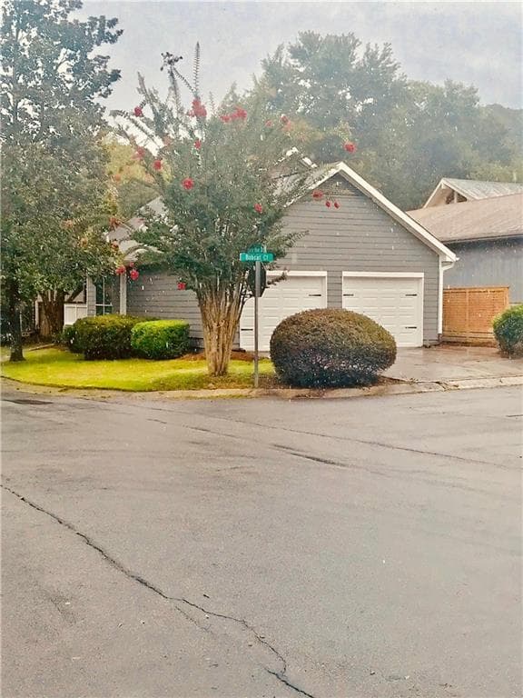 3 bedroom, 1,758 sq ft single family residence sold at 943 Bobcat Court, Marietta, GA 30067