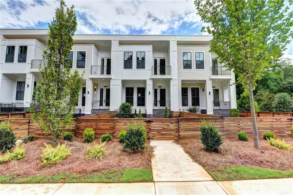 3 bedroom, 1,975 sq ft townhouse sold at 2715 Aurora Street LOT 26, Decatur, GA 30033