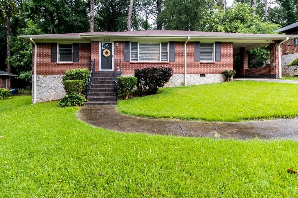 3 bedroom single family residence sold at 3079 Lynn Drive, Atlanta, GA 30311