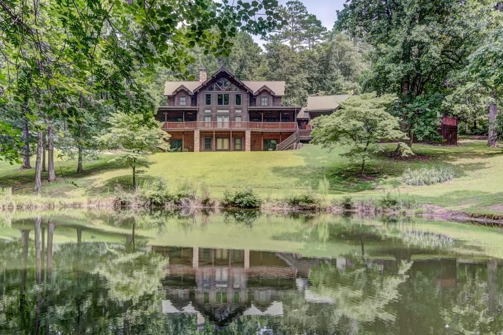 8900 Island Ferry Road, Sandy Springs, GA 30350 — most recent listing photo