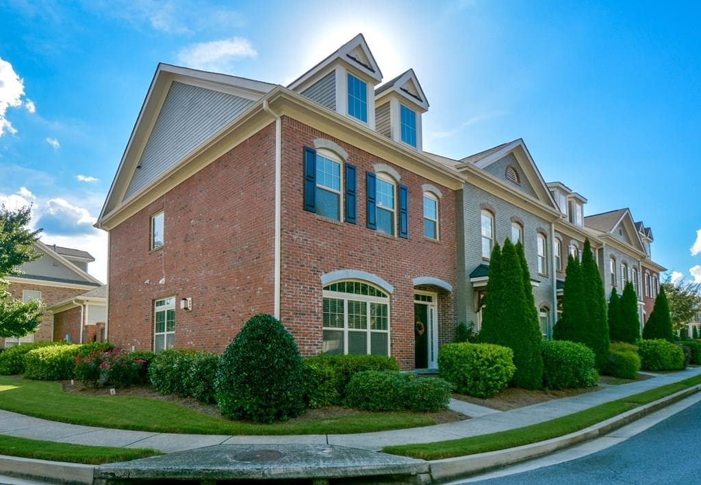 3 bedroom, 2,122 sq ft townhouse sold at 7415 Jamestown Drive, Alpharetta, GA 30005