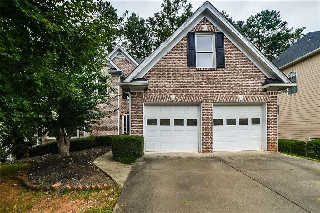 5075 Ashurst Drive, Roswell, GA 30075 — most recent listing photo