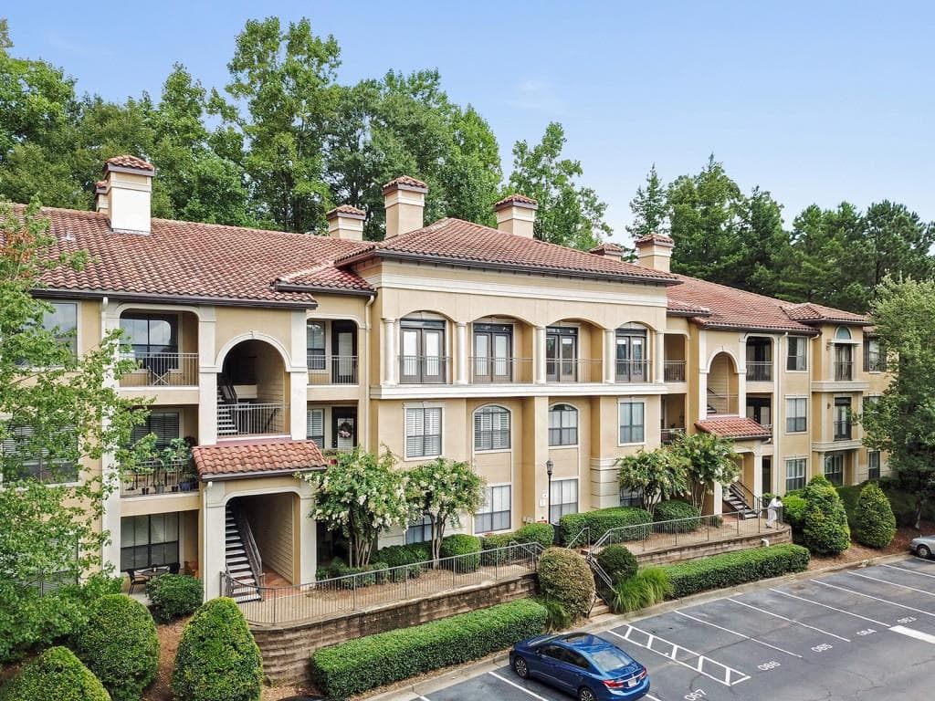2 bedroom, 1,402 sq ft condominium sold at 3777 Peachtree Road 711, Brookhaven, GA 30319