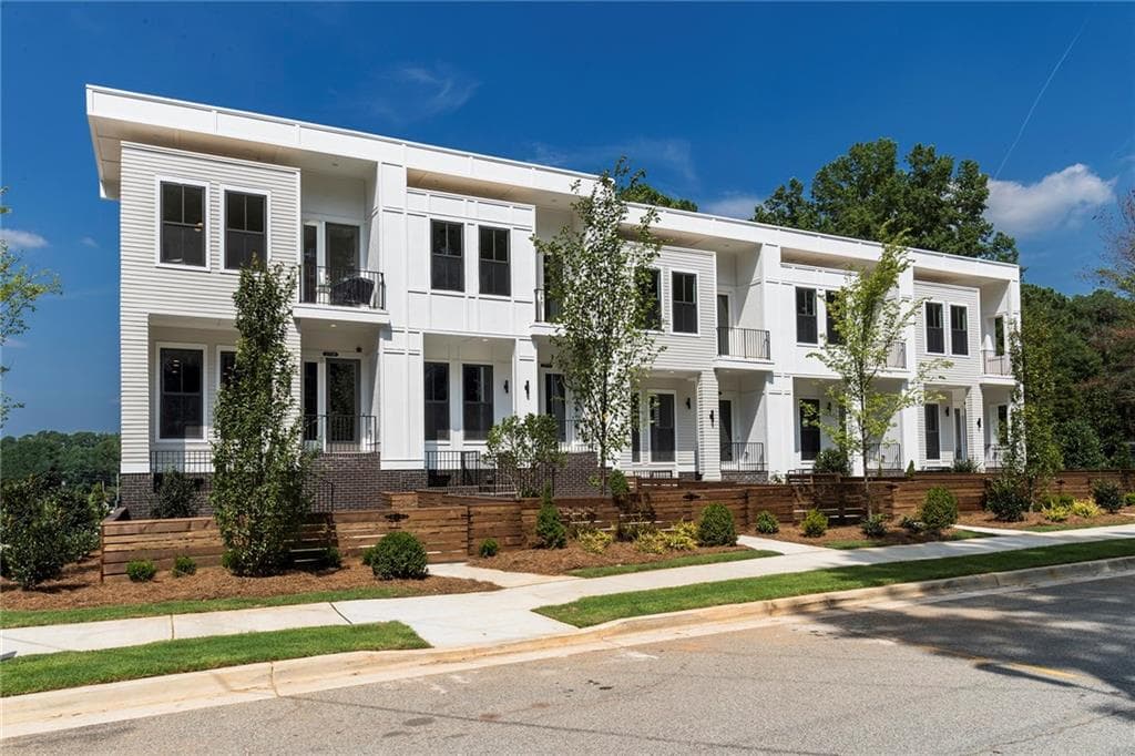3 bedroom, 1,975 sq ft townhouse sold at 2711 Aurora Street LOT 24, Decatur, GA 30033