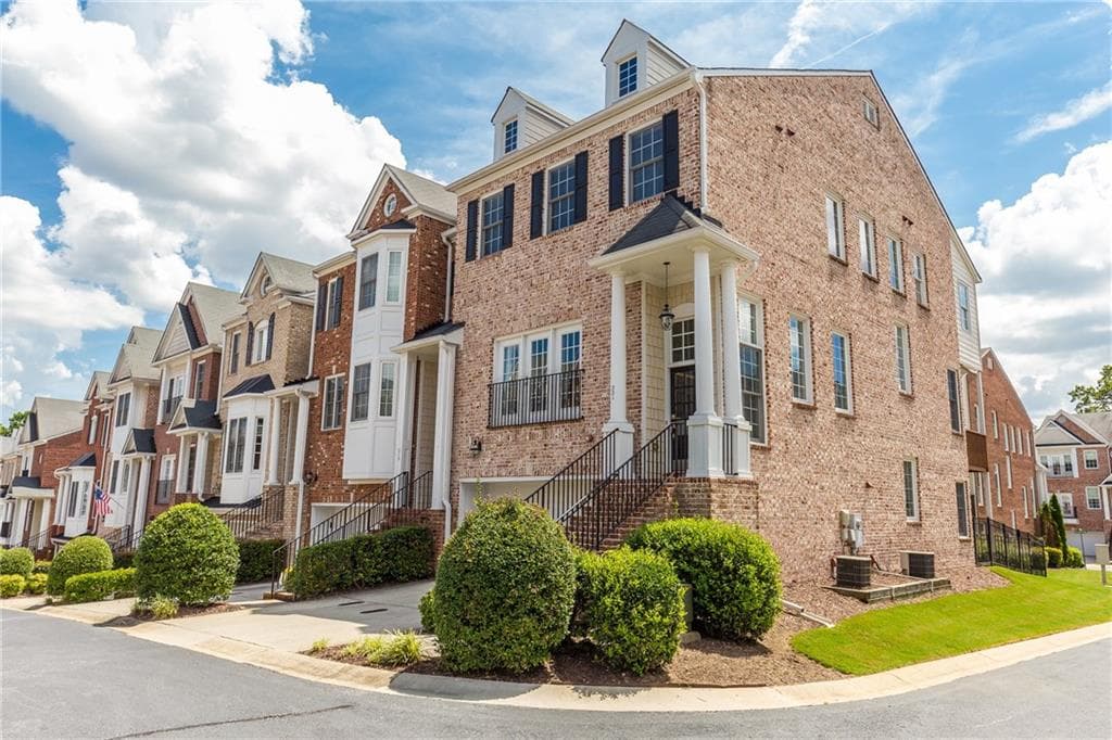 321 Creekbank Way, Smyrna, GA 30082 — most recent listing photo