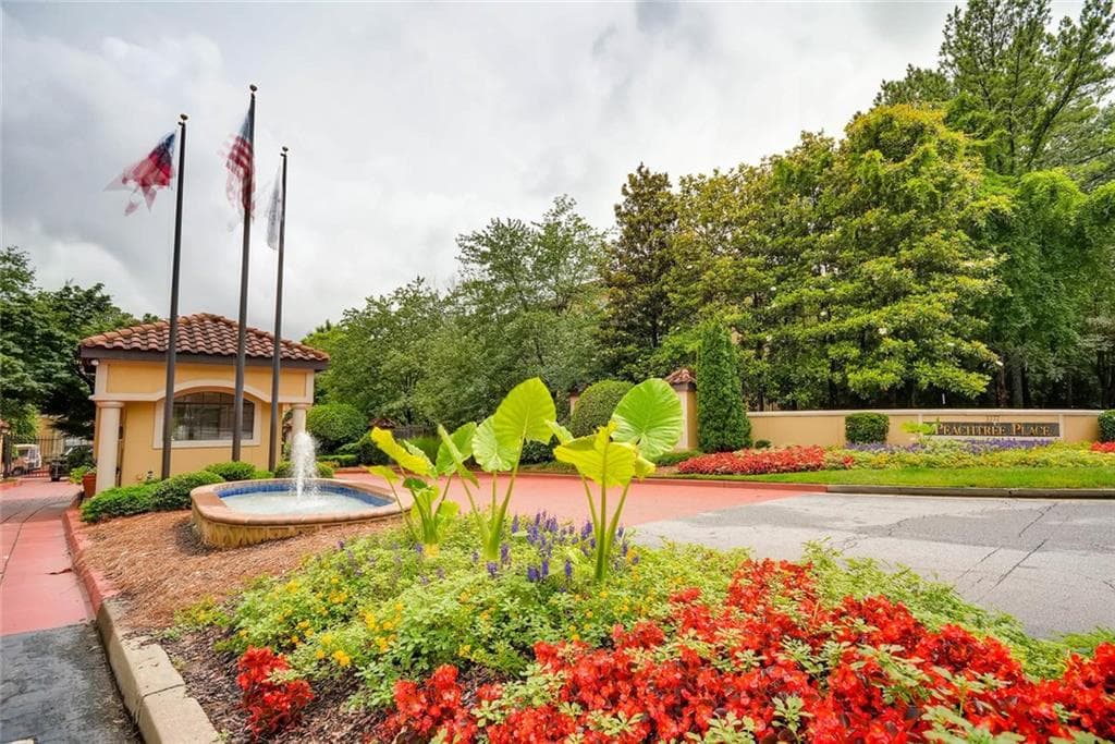 2 bedroom, 1,035 sq ft condominium sold at 3777 Peachtree Road 912, Brookhaven, GA 30319