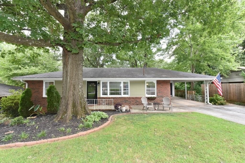 896 GAYLEMONT Circle, Decatur, GA 30033 — most recent listing photo