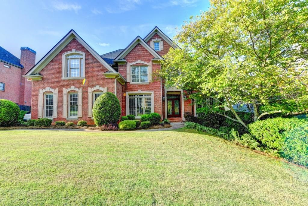 6 bedroom, 3,438 sq ft single family residence sold at 500 Saint Regis Drive, Alpharetta, GA 30022