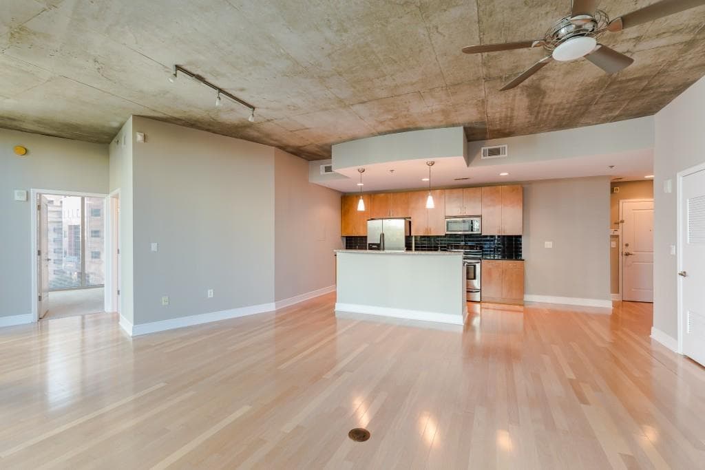 2 bedroom, 1,260 sq ft condominium sold at 950 W Peachtree Street 803, Atlanta, GA 30309 — photo 1 of 1