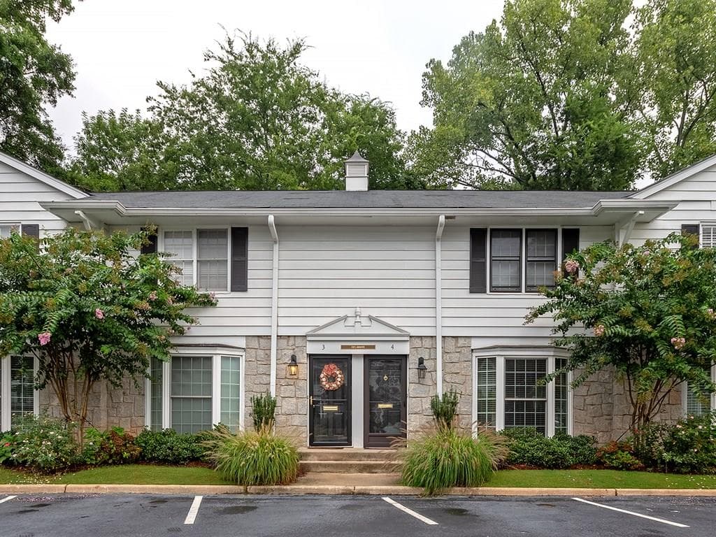 2 bedroom, 1,108 sq ft townhouse sold at 136 PEACHTREE MEMORIAL Drive D4, Atlanta, GA 30309 — photo 1 of 1