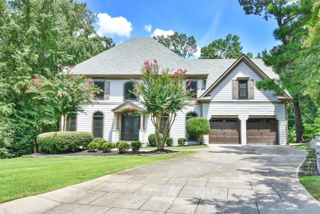 6 bedroom, 4,899 sq ft single family residence sold at 935 Waters Reach Court, Alpharetta, GA 30022