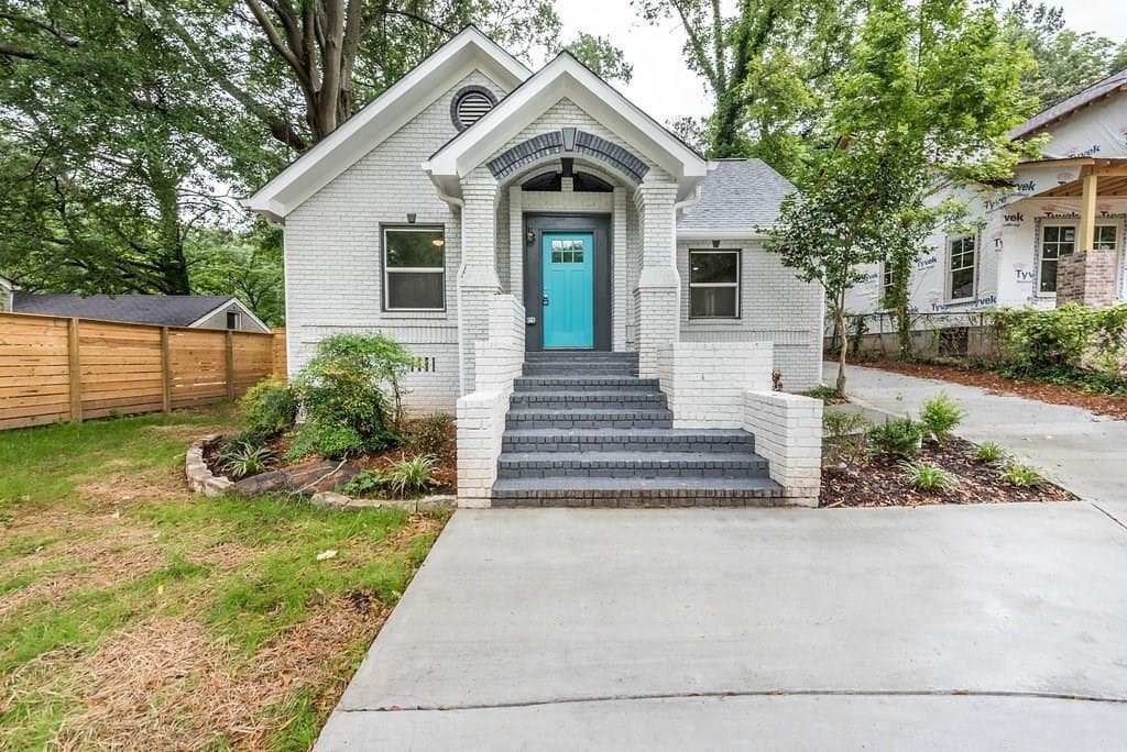 3 bedroom, 1,900 sq ft single family residence sold at 1775 S Gordon Street, Atlanta, GA 30310