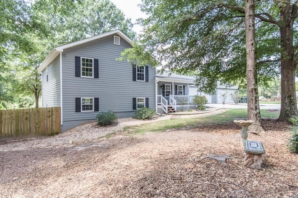 483 Whispering Oaks Drive, Statham, GA 30666 — most recent listing photo
