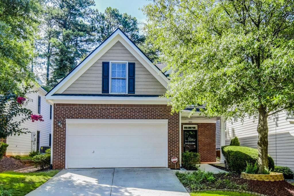 4 bedroom, 2,305 sq ft single family residence sold at 2911 Winter Rose Court, Dunwoody, GA 30360