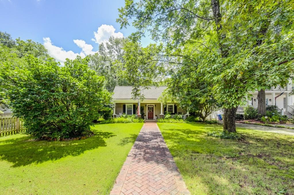 3 bedroom, 1,542 sq ft single family residence sold at 619 Flat Shoals Avenue, Atlanta, GA 30316