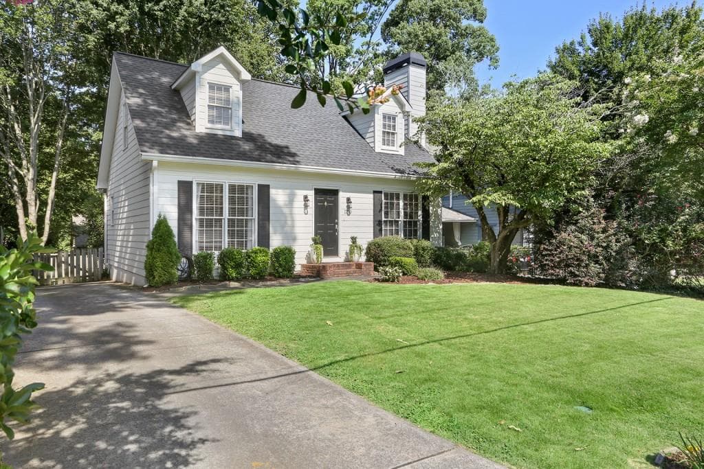 3 bedroom, 1,512 sq ft single family residence sold at 1760 Ridgeway Avenue, Atlanta, GA 30318