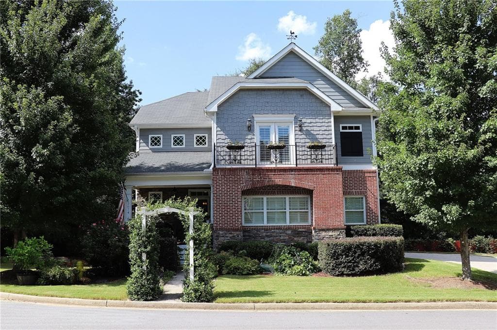 4 bedroom, 3,756 sq ft single family residence sold at 2674 Oak Leaf Place, Atlanta, GA 30316