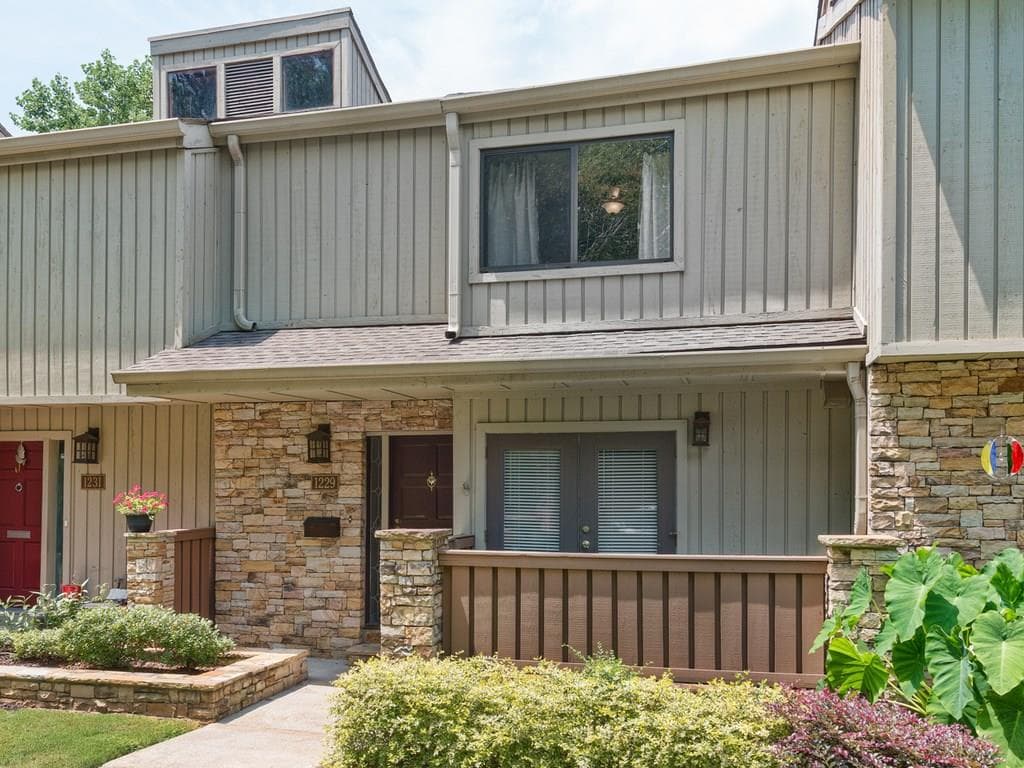 1229 Druid Knoll Drive, Brookhaven, GA 30319 — most recent listing photo