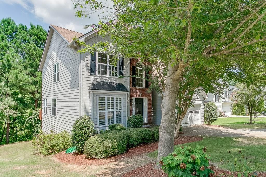 4 bedroom, 2,458 sq ft single family residence sold at 1400 Walnut Hill Circle, Lawrenceville, GA 30043