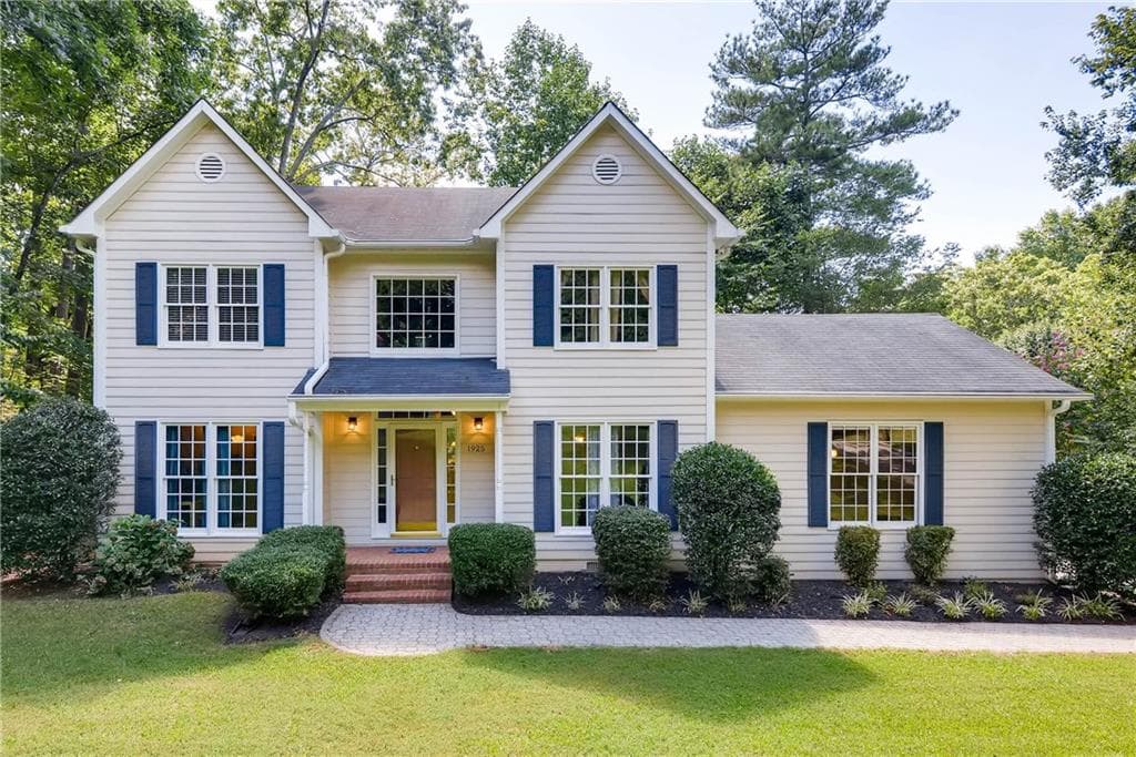 4 bedroom, 2,204 sq ft single family residence sold at 1925 Crescent Ridge, Cumming, GA 30041