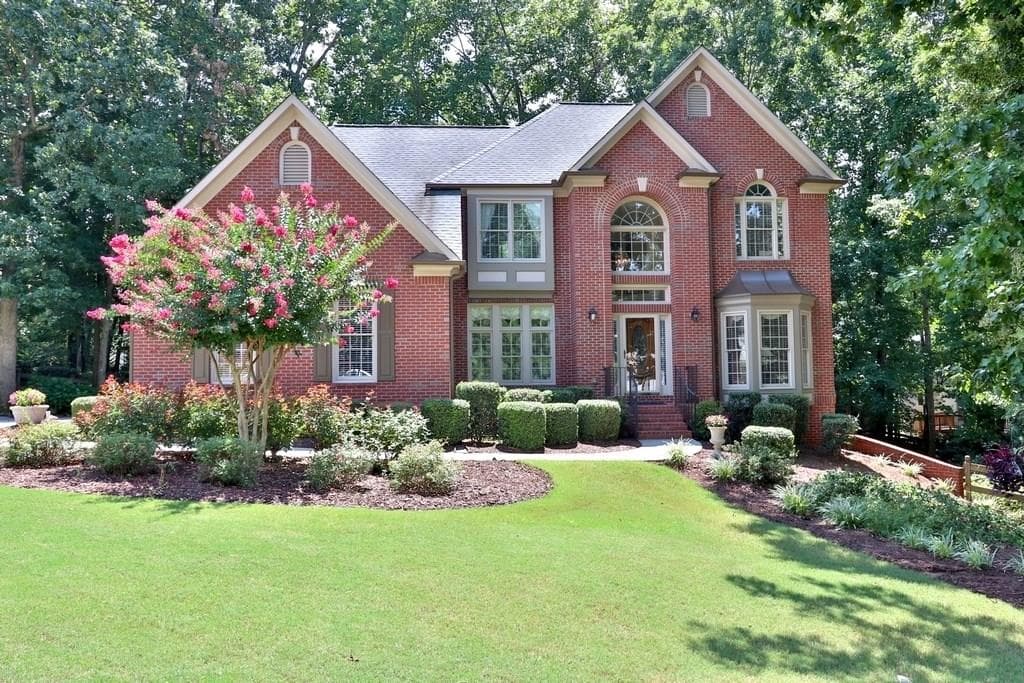 6 bedroom, 4,430 sq ft single family residence sold at 4020 WHISPERING PINES Court, Suwanee, GA 30024