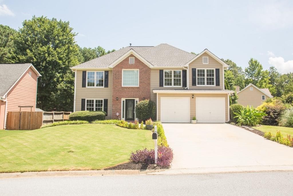 4 bedroom, 2,470 sq ft single family residence sold at 3927 Riversong Court, Suwanee, GA 30024