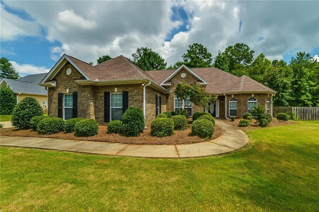 418 Glouchester Drive, Locust Grove, GA 30248 — most recent listing photo