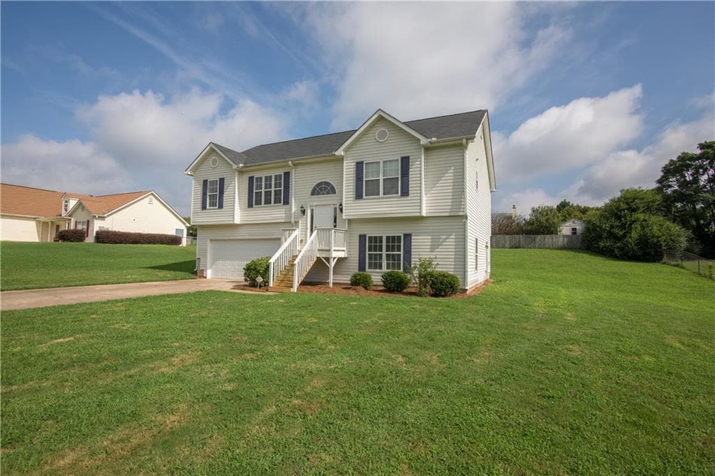 3 bedroom, 1,598 sq ft single family residence sold at 303 Ron Drive, Bethlehem, GA 30620