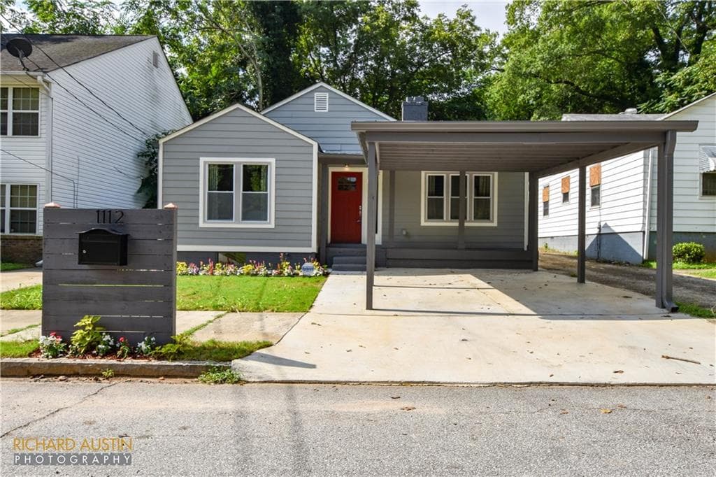 3 bedroom, 1,798 sq ft single family residence sold at 1112 Harwell Street, Atlanta, GA 30314