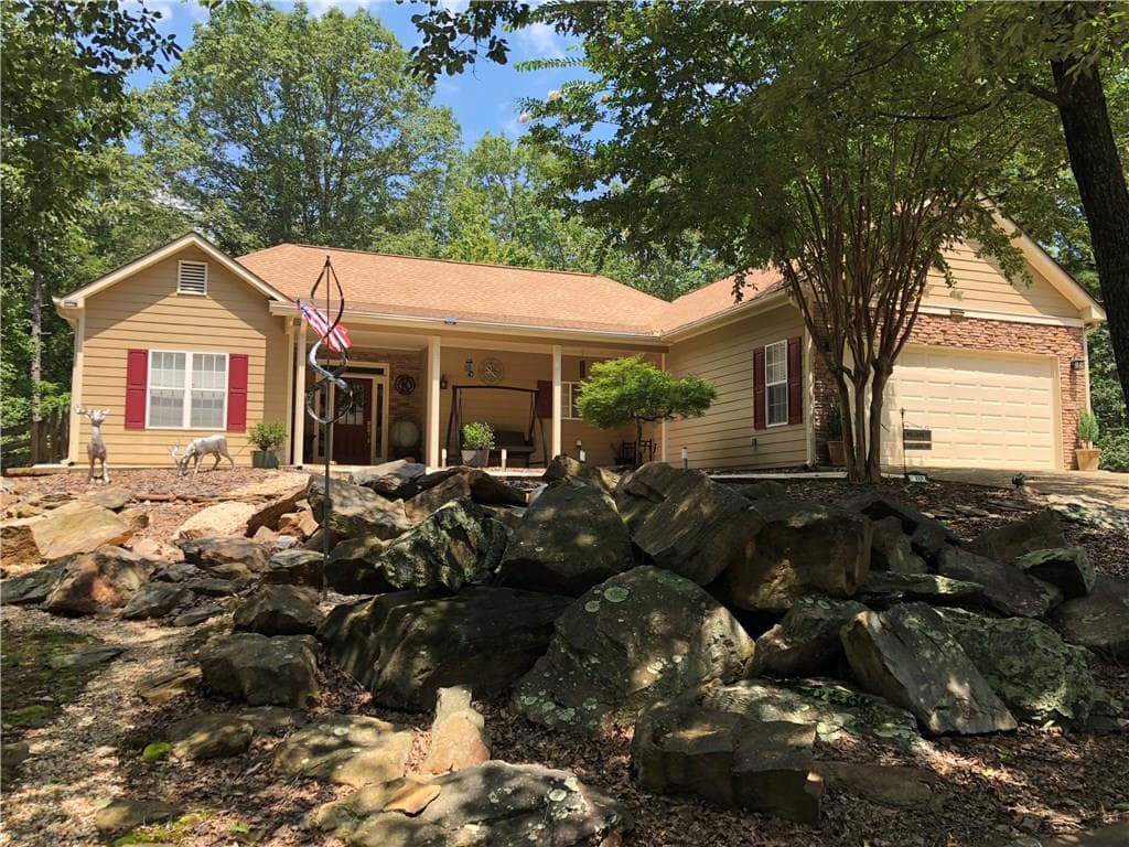 3 bedroom, 1,541 sq ft single family residence sold at 105 Deer Court, Waleska, GA 30183