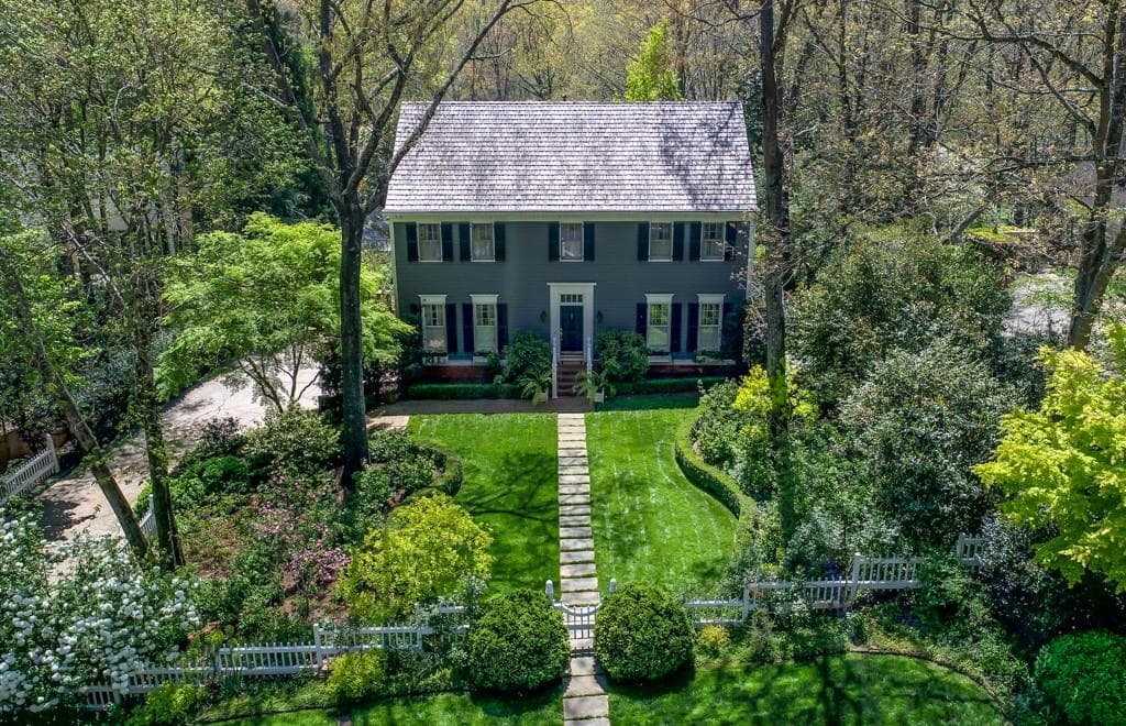 4 bedroom, 3,200 sq ft single family residence sold at 3018 Vinings Forest Way, Atlanta, GA 30339