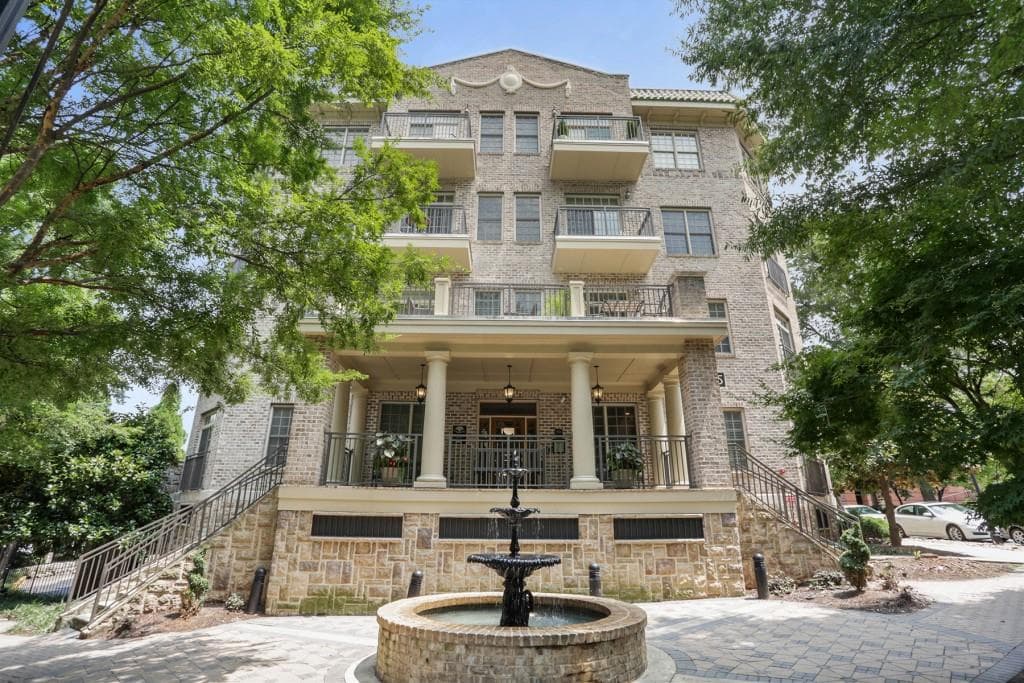 1 bedroom, 783 sq ft condominium sold at 1055 Piedmont Avenue 409, Atlanta, GA 30309 — photo 1 of 1