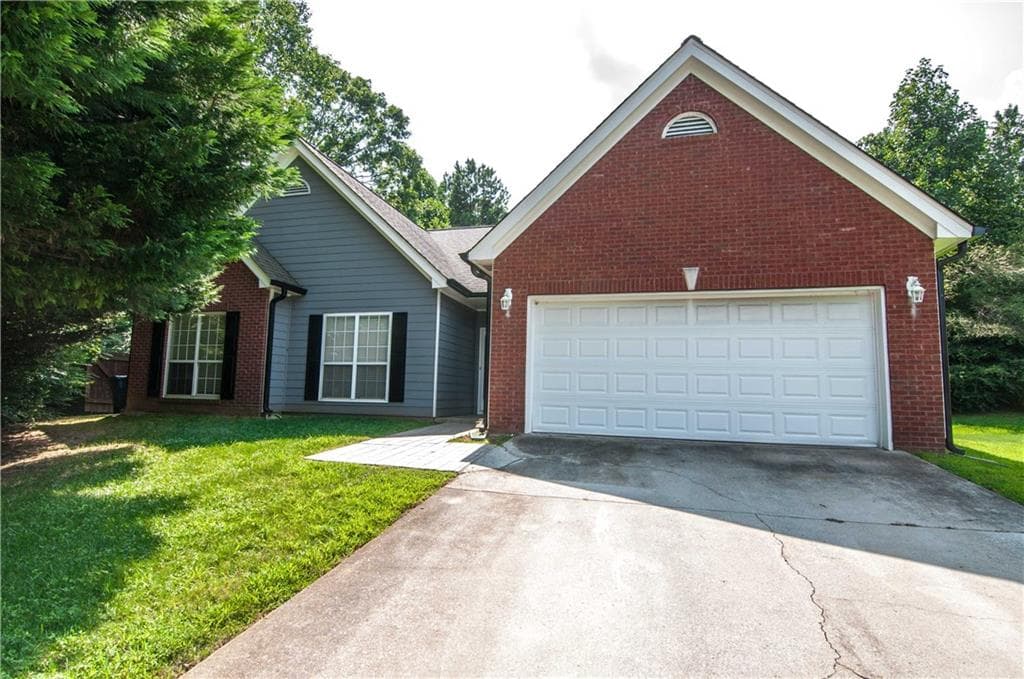 1560 Keylake Drive, Suwanee, GA 30024 — most recent listing photo