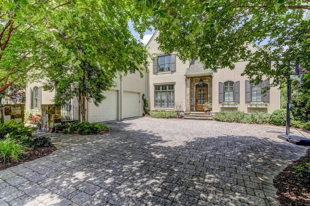 5 bedroom, 6,185 sq ft single family residence sold at 3019 Loridan Way, Atlanta, GA 30339