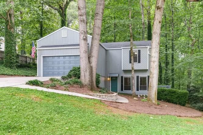 3 bedroom, 1,905 sq ft single family residence sold at 3074 OAK Drive, Marietta, GA 30066
