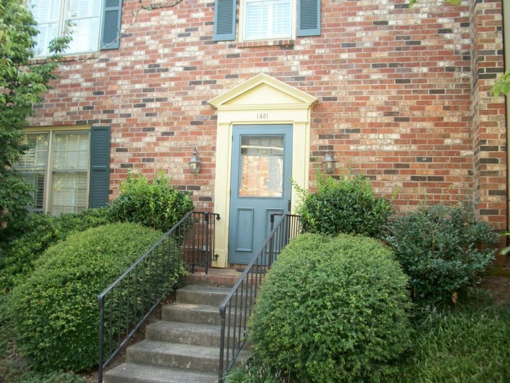 4 bedroom townhouse sold at 1481 Leafview Road 1481, Decatur, GA 30033