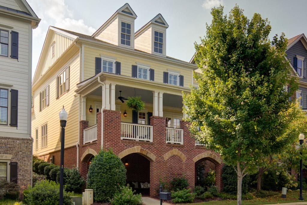 4 bedroom, 4,200 sq ft single family residence sold at 12572 Dunbrody Avenue, Milton, GA 30004