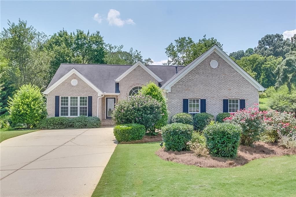 3 bedroom, 1,676 sq ft single family residence sold at 7010 Valley Landing Court, Cumming, GA 30041