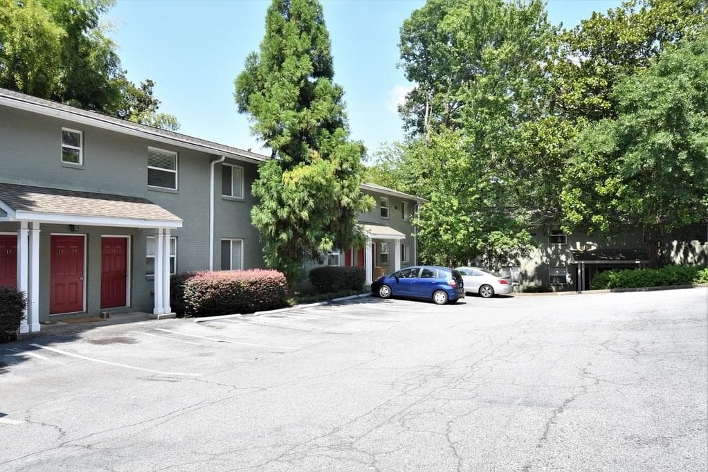 2 bedroom, 675 sq ft condominium sold at 1067 Alta Avenue 30, Atlanta, GA 30307